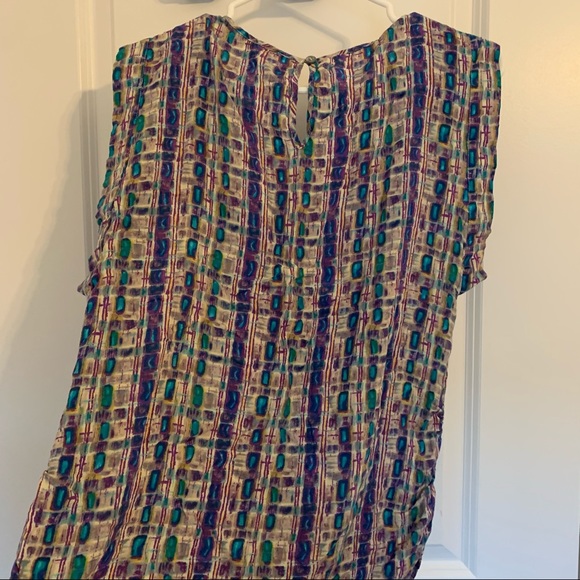 Gorgeous blouse by Forever 21 - Picture 2 of 4